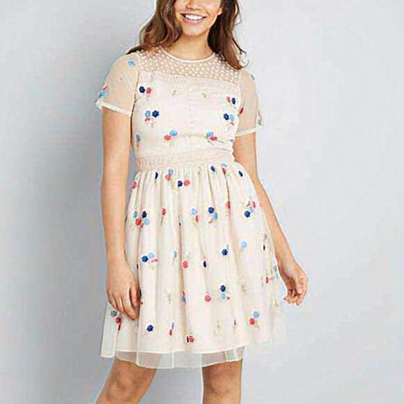ModCloth Blush Dreamy Details Embroidered Beaded Mini Dress Size Small